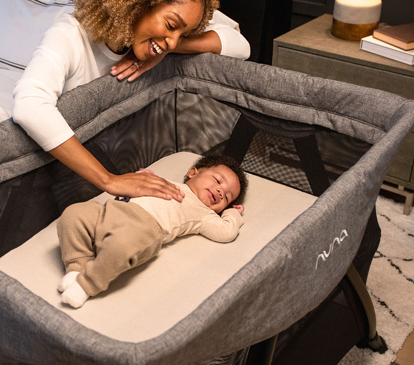 Nuna Sena Aire Schirmbett und Laufstall – Anthrazit