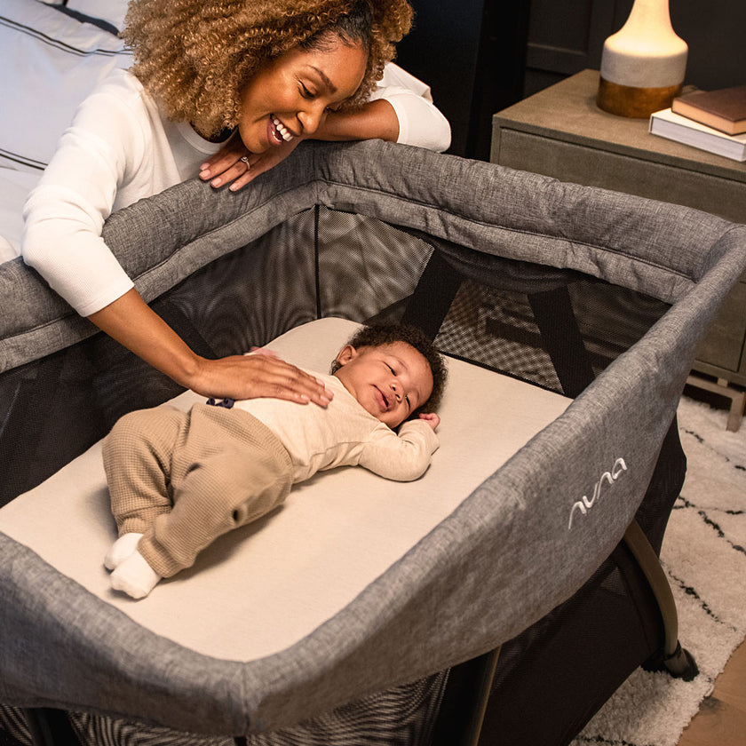 Nuna Sena Aire Schirmbett und Laufstall – Anthrazit