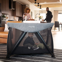 Nuna Sena Aire Schirmbett und Laufstall – Anthrazit