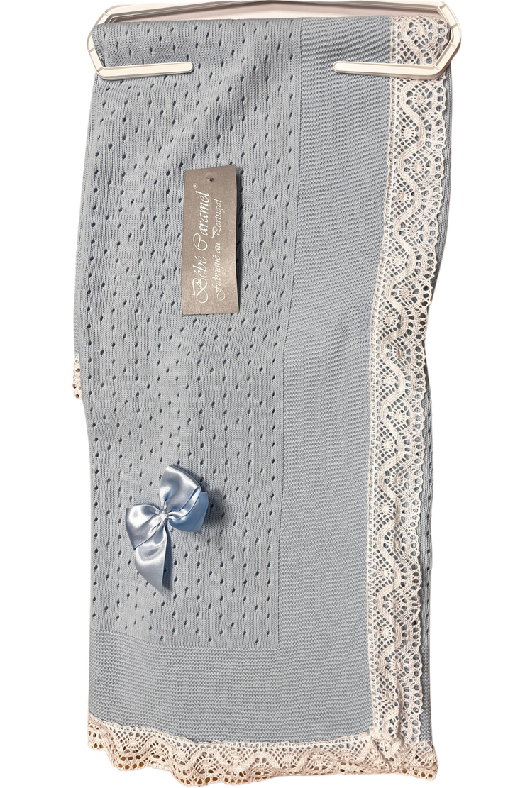 Couverture Bébé en Maille avec Nœud et Dentelle - Bleu - Mode Bébé Claye