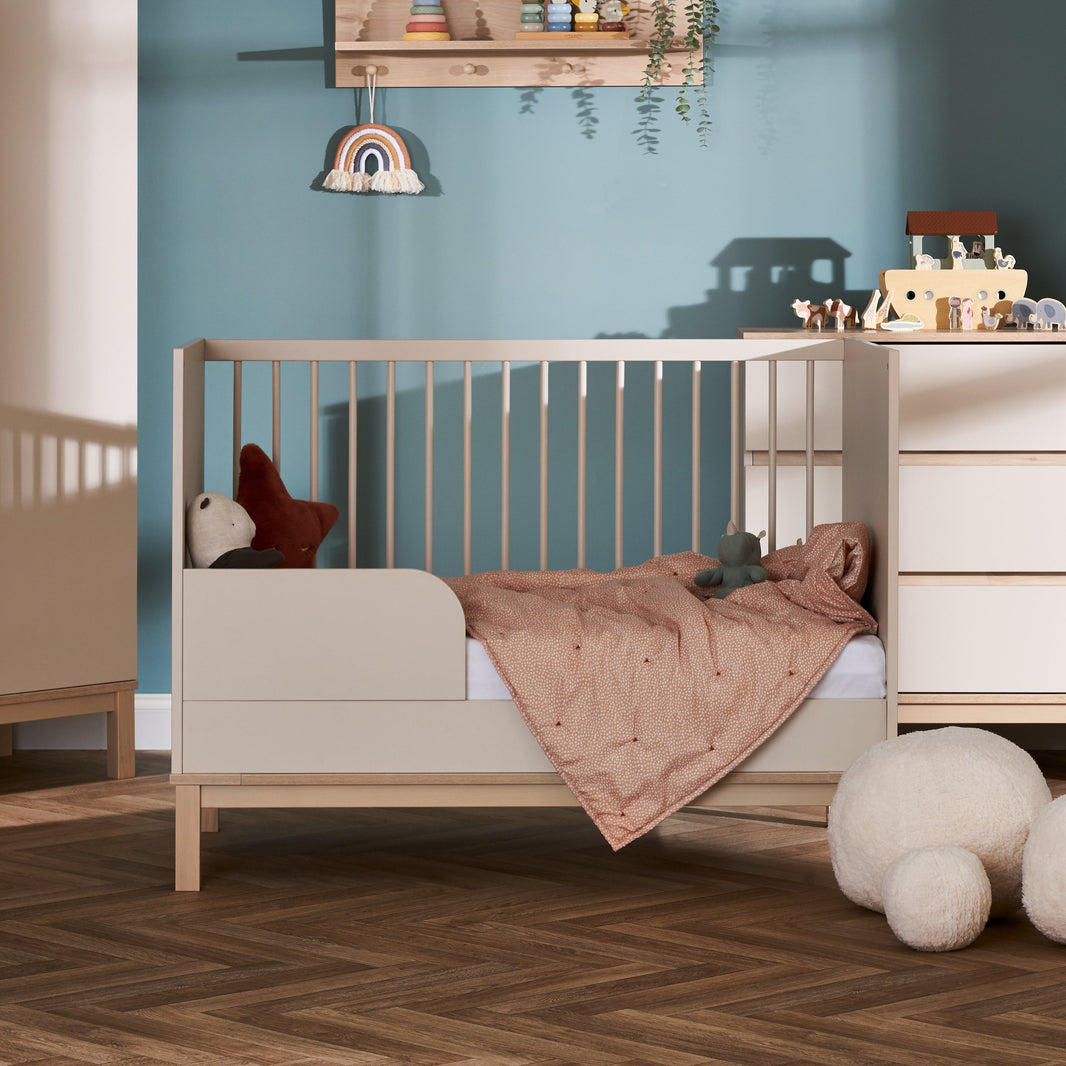 Chambre Duo Astrid - Lit 60x120cm + Commode 3 Tiroirs - Satin - Mode Bébé Claye