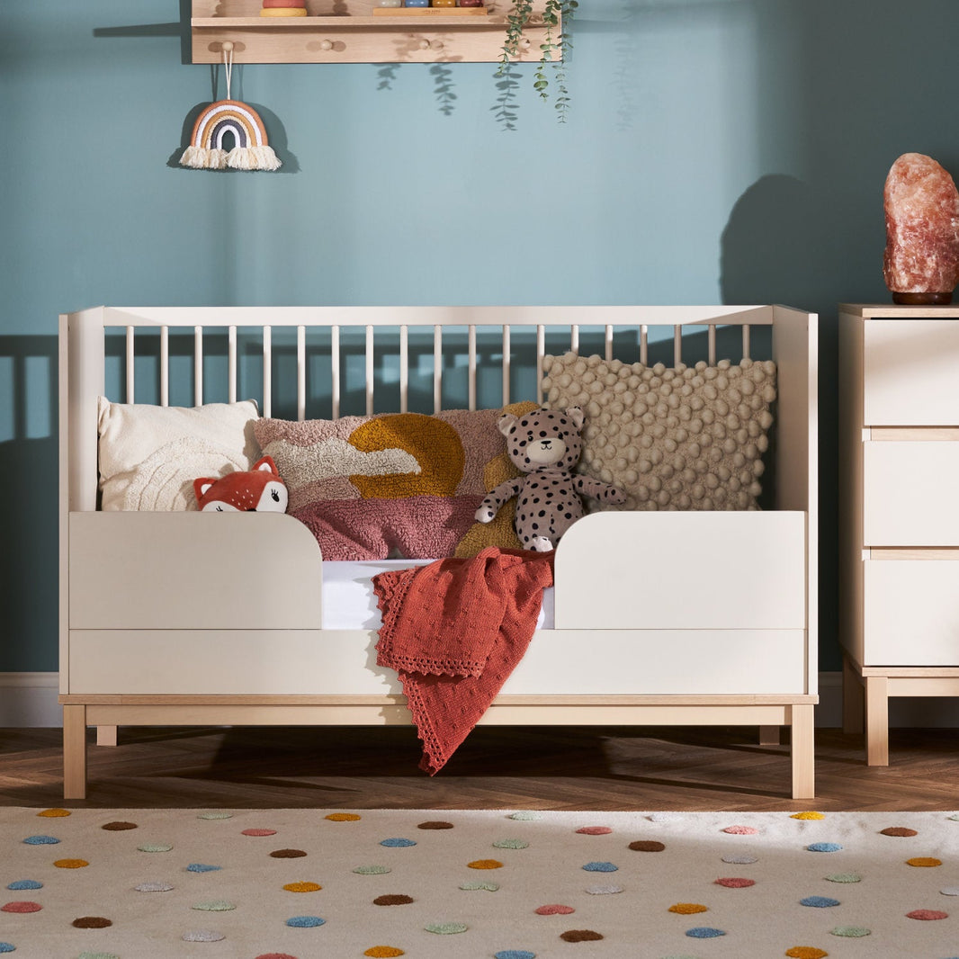 Chambre Duo Astrid - Lit 70x140cm + Commode 3 Tiroires - Satin - Mode Bébé Claye