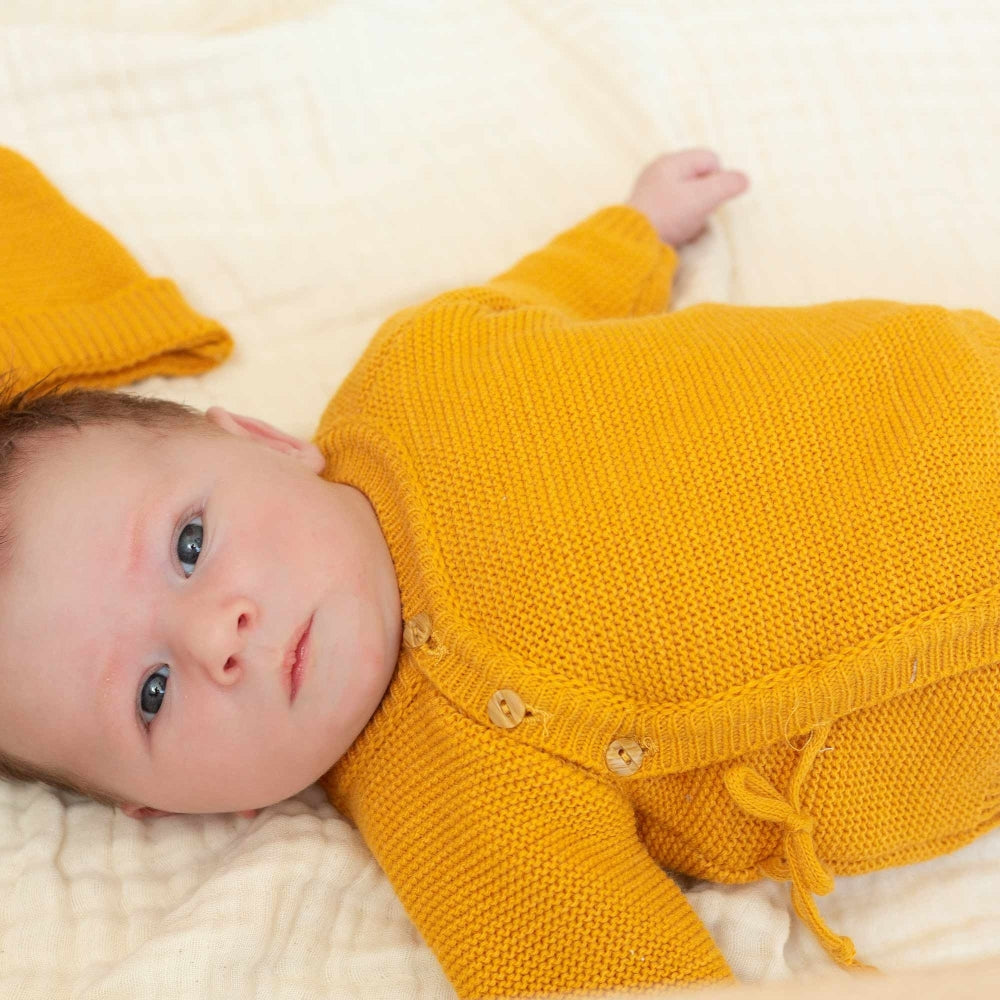 MUSTARD newborn bra, booties and hat