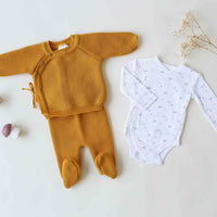 MUSTARD newborn bra, booties and hat